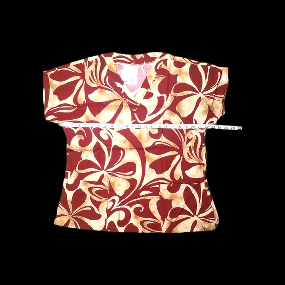 🚨Peekaboo USA SMALL "Don Quijote" Hawaii Made Medical Scrub Top - Picture 3 of 4
